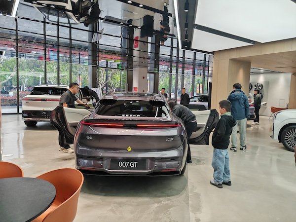 招财猫配资 外牌旧车也能在沪享受置换补贴了！上海车市或迎来小阳春