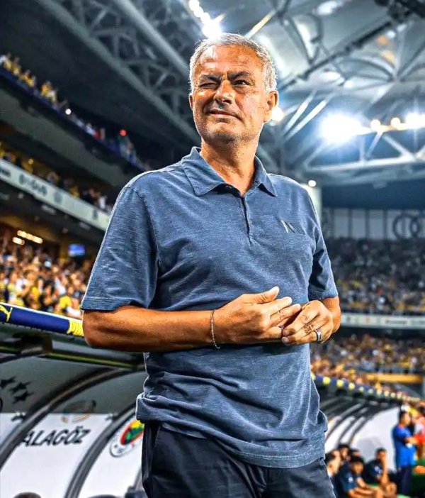 富瑞众投 分道扬镳！土媒：穆里尼奥想走+1500万违约金，费内巴切无计可施